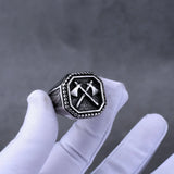 Anillo de hachas vikingas